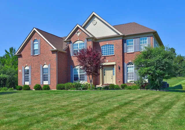 Photo 2 of Single family home for sale at 5587 Notting Hl Rd, Gurnee, IL 60031 | MLS# 12700182 | Listing updated on 2026-09-21