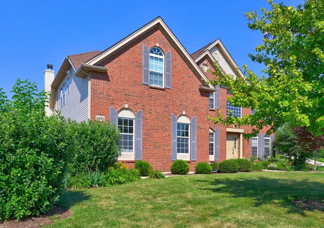 Photo 3 of Single family home for sale at 5587 Notting Hl Rd, Gurnee, IL 60031 | MLS# 12700182 | Listing updated on 2026-09-21