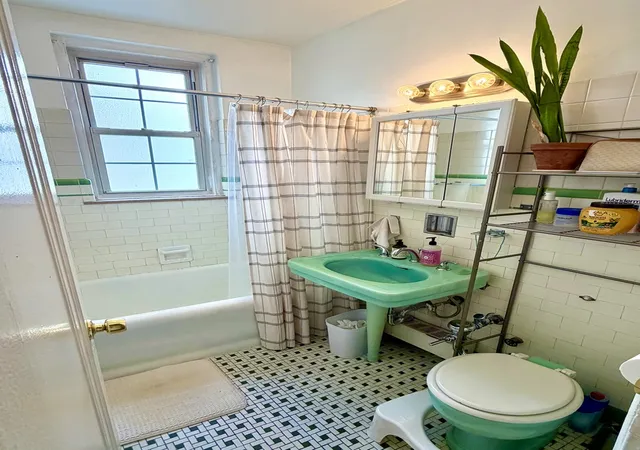 5th image of 6101 N Sheridan Rd #11E, Chicago, IL 60660 | MLS# 12700197