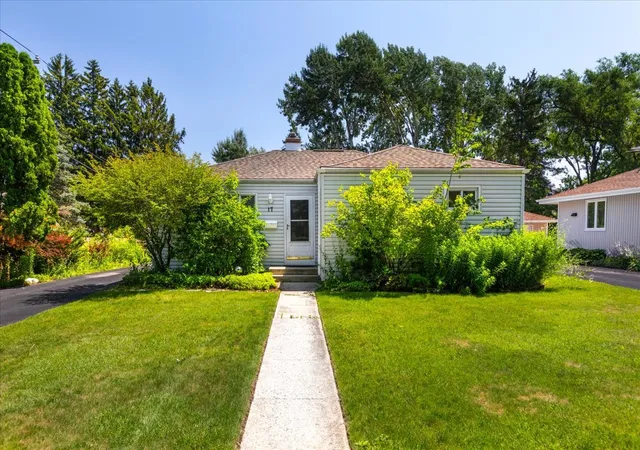 Homes for sale in Palatine, IL | 17 S Walnut St, Palatine, IL 60067 | MLS# 12700217