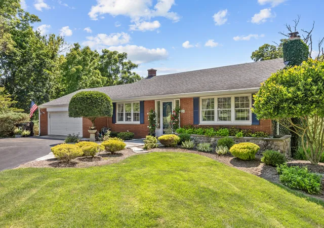 1st image of 264 Biltmore Dr, North Barrington, IL 60010 | MLS# 12700224