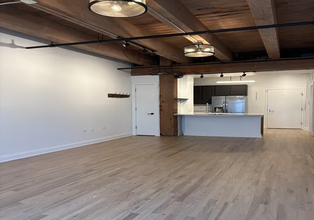 Homes for sale in Chicago, IL | 106 N Aberdeen St, Chicago, IL 60607