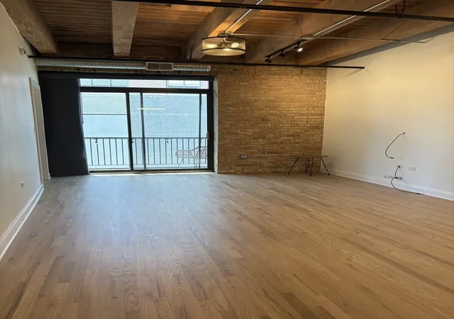 Homes for sale in Chicago, IL | 106 N Aberdeen St, Chicago, IL 60607