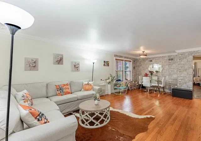 Homes for sale in Oak Park, IL | 1038 Superior St, Oak Park, IL 60302