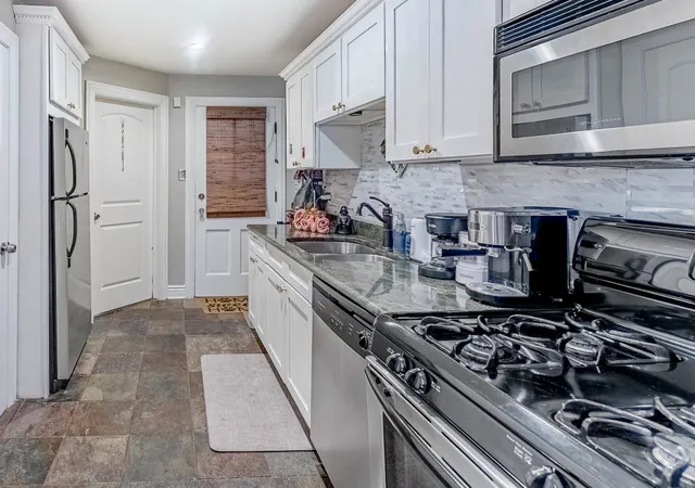 Homes for sale in Oak Park, IL | 1038 Superior St, Oak Park, IL 60302