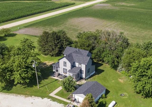 2nd image of 650 E 2200 North Rd, Danforth, IL 60930 | MLS# 12700251