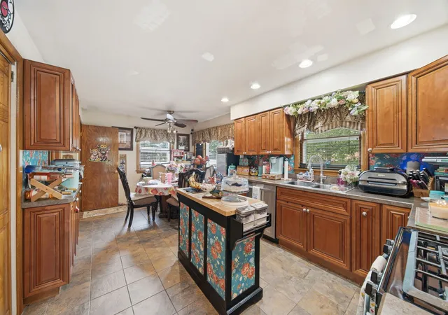 image of 17904 Arcadia Ave, Lansing, IL 60438 | MLS# 12700274