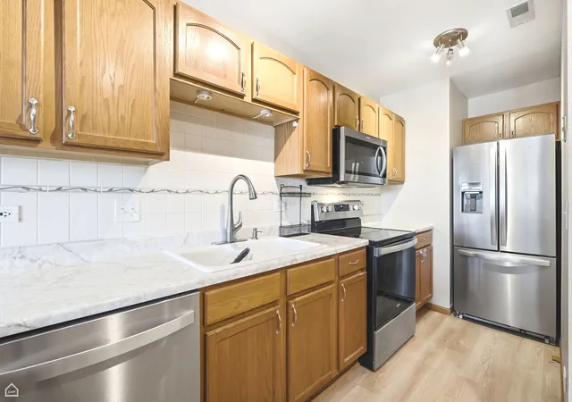 Photo 3 of Condo for sale at 100 N Bokelman St #429, Roselle, IL 60172 | MLS# 12700284 | Listing updated on 2026-09-14