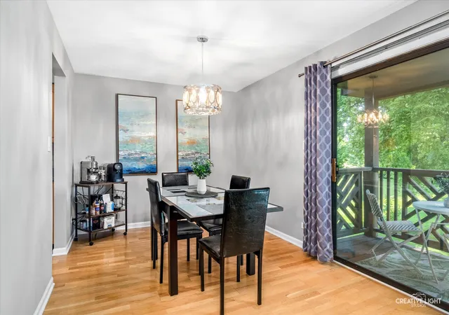 Listing Photo 5 - Condo for sale in building located at 1623 Salisbury Ct, Wheaton, IL 60189 - Unit #C