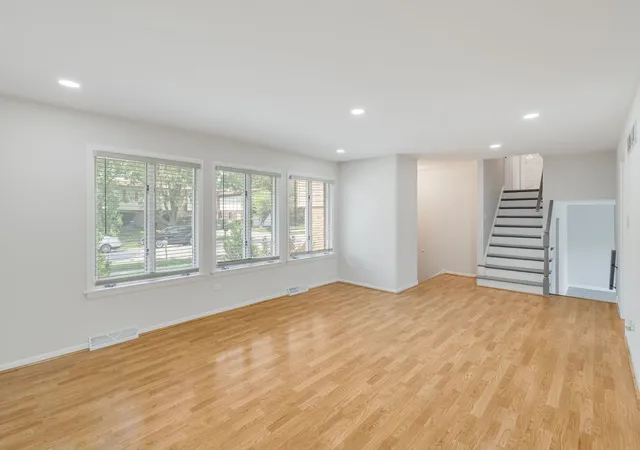 Photo 3 of Single family home for sale at 5226 Riverside Dr, Richton Park, IL 60471 | MLS# 12700291 | Listing updated on 2026-09-01