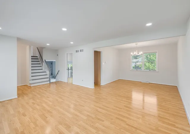 Photo 3 of Single family home for sale at 5226 Riverside Dr, Richton Park, IL 60471 | MLS# 12700291 | Listing updated on 2026-09-01
