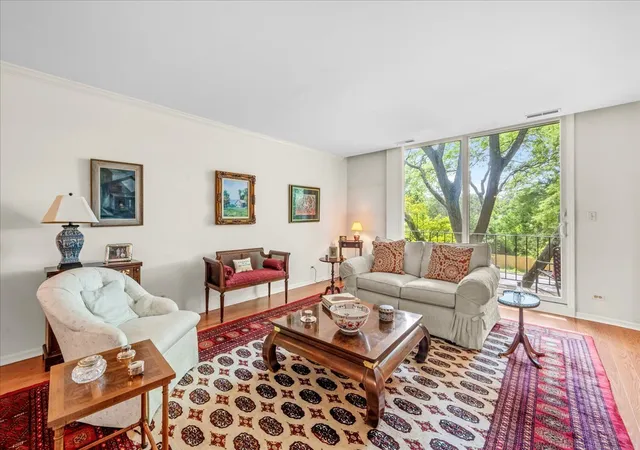 4th image of 1350 N Western Ave #205, Lake Forest, IL 60045 | MLS# 12700298