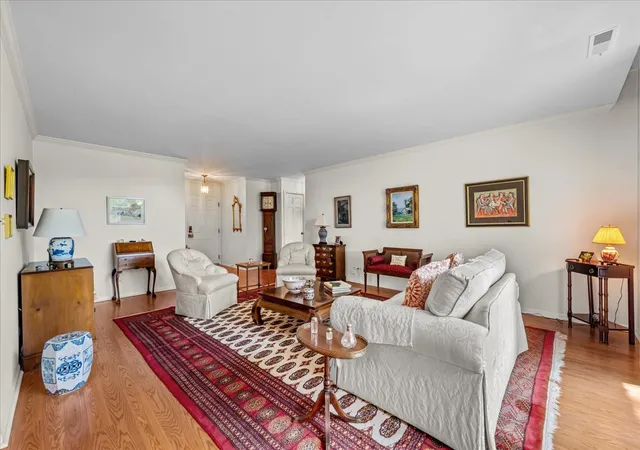 5th image of 1350 N Western Ave #205, Lake Forest, IL 60045 | MLS# 12700298