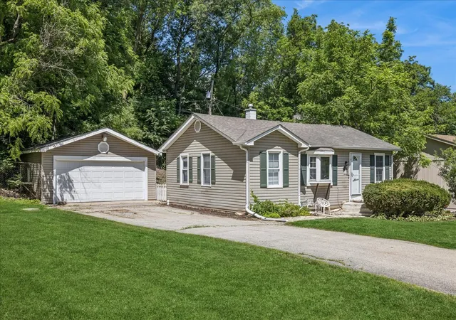 Homes for sale in Oakwood Hills, IL | 116 Valley Dr, Oakwood Hills, IL 60013 | MLS# 12700309