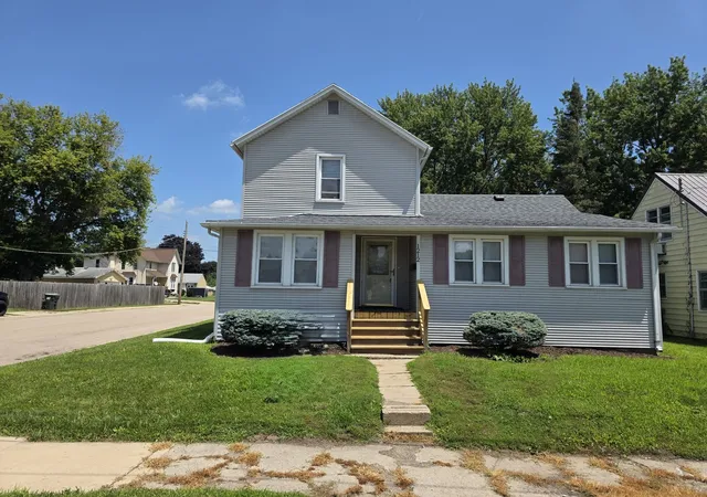 Homes for sale in Sterling, IL | 1212 12th Ave, Sterling, IL 61081 | MLS# 12700312