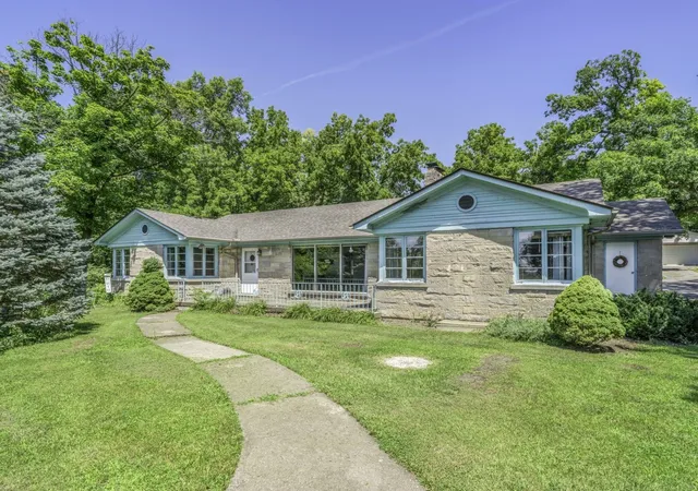1st image of 1999 Columbus St, Ottawa, IL 61350 | MLS# 12700315