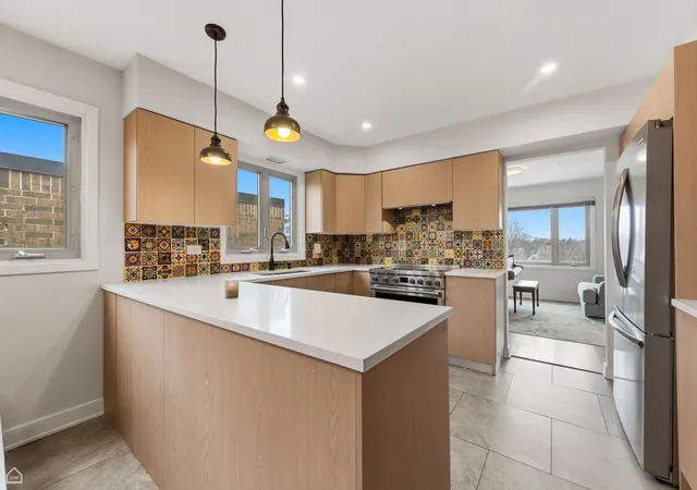 3rd image of 1010 N Harlem Ave, River Forest, IL 60305