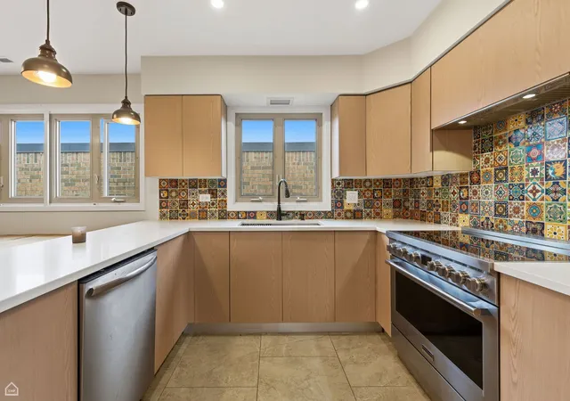 5th image of 1010 N Harlem Ave, River Forest, IL 60305