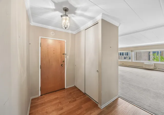 2nd image of 1139 Leavitt Ave #305, Flossmoor, IL 60422 | MLS# 12700351