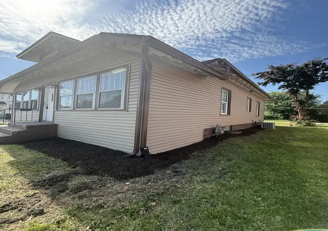 Homes for sale in Rock Island, IL | 1124 18Th Ave, Rock Island, IL 61201 | MLS# 12700355