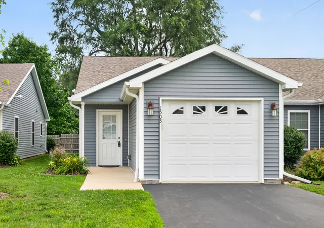 Homes for sale in Dixon, IL | 1503 Eadens Pl, Dixon, IL 61021 | MLS# 12700382