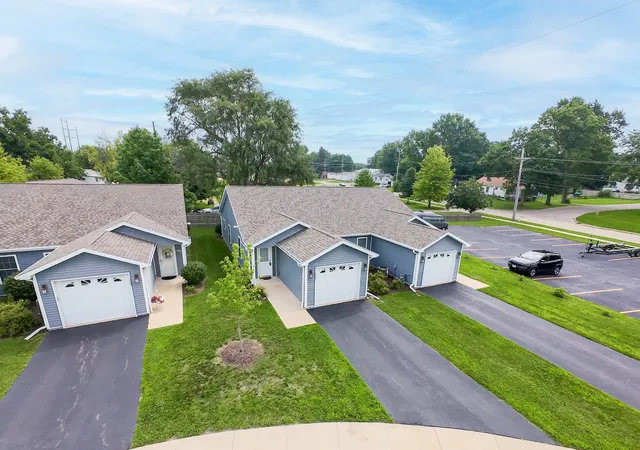 Homes for sale in Dixon, IL | 1503 Eadens Pl, Dixon, IL 61021 | MLS# 12700382