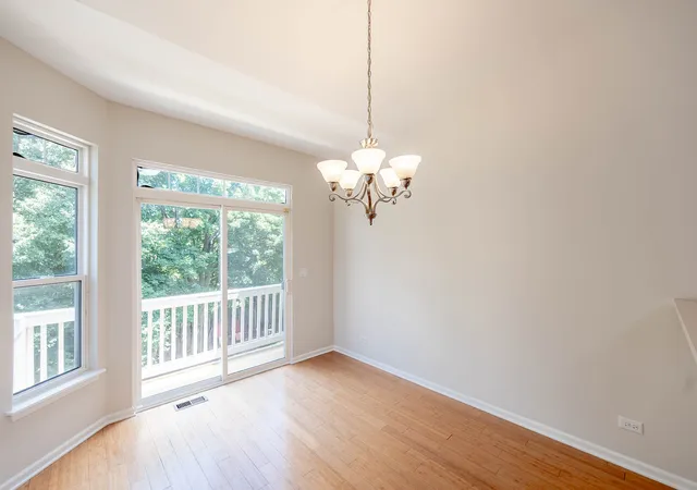4th image of 3325 Rosecroft Ln, Naperville, IL 60540 | MLS# 12700400