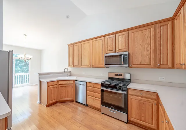 5th image of 3325 Rosecroft Ln, Naperville, IL 60540 | MLS# 12700400