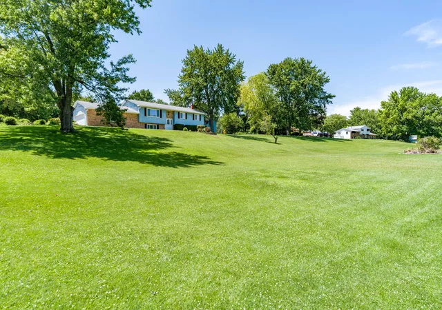 Homes for sale in Geneseo, IL | 47 Heather Ct, Geneseo, IL 61254 | MLS# 12700402