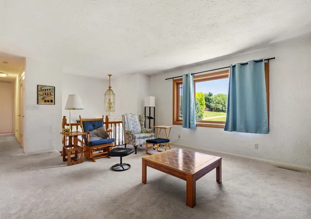 Homes for sale in Geneseo, IL | 47 Heather Ct, Geneseo, IL 61254 | MLS# 12700402