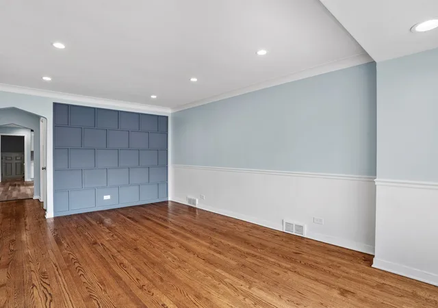 Photo 3 of Single family home for sale at 12321 S Green St, Calumet Park, IL 60827 | MLS# 12700406 | Listing updated on 2026-09-29