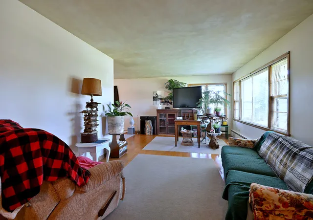 Photo 4 of Single family home for sale at 1030 W Kenilworth Ave, Palatine, IL 60067 | MLS# 12700414 | Listing updated on 2026-08-31