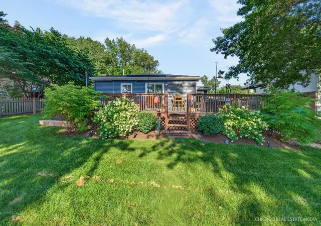 Homes for sale in Lake In The Hills, IL | 325 Council Trl, Lake In The Hills, IL 60156 | MLS# 12700417