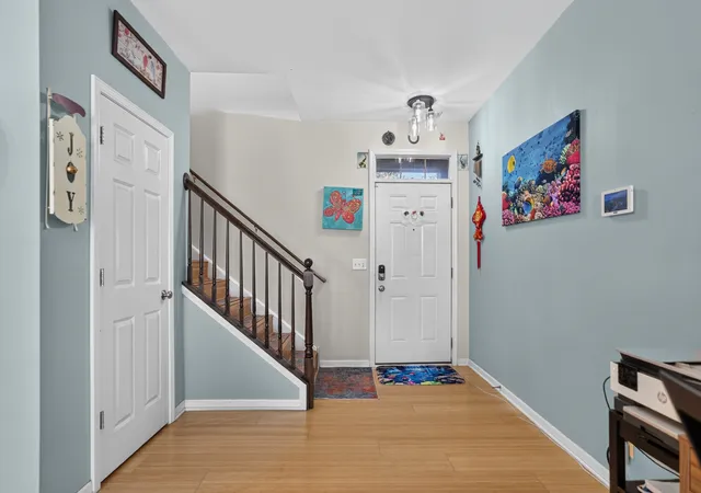 3rd image of 6N285 Whitmore Cir #D, St. Charles, IL 60174 | MLS# 12700421