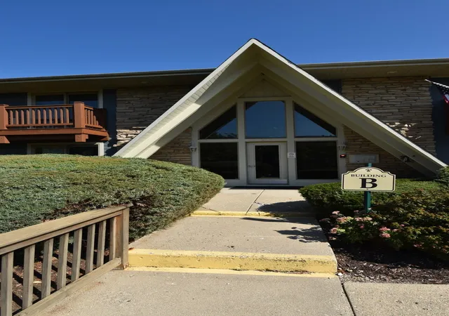 Homes for sale in Fox River Grove, IL | 300 Opatrny Dr #123, Fox River Grove, IL 60021 | MLS# 12700427