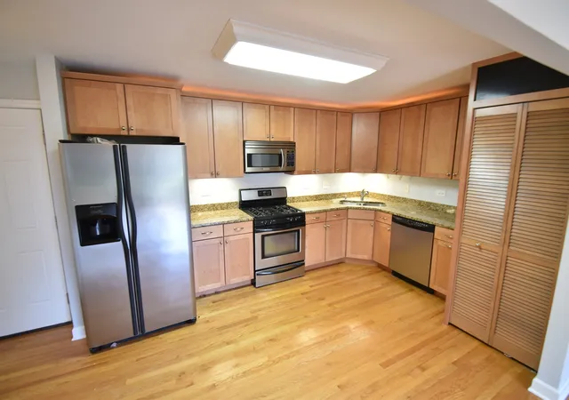 Homes for sale in Fox River Grove, IL | 300 Opatrny Dr #123, Fox River Grove, IL 60021 | MLS# 12700427