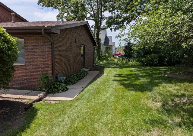 Homes for sale in Lake Zurich, IL | 1231 Geneva Ln, Lake Zurich, IL 60047 | MLS# 12700433