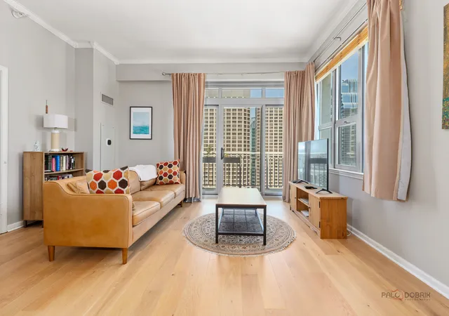 Homes for sale in Chicago, IL | 125 S Jefferson St #3204, Chicago, IL 60661 | MLS# 12700440