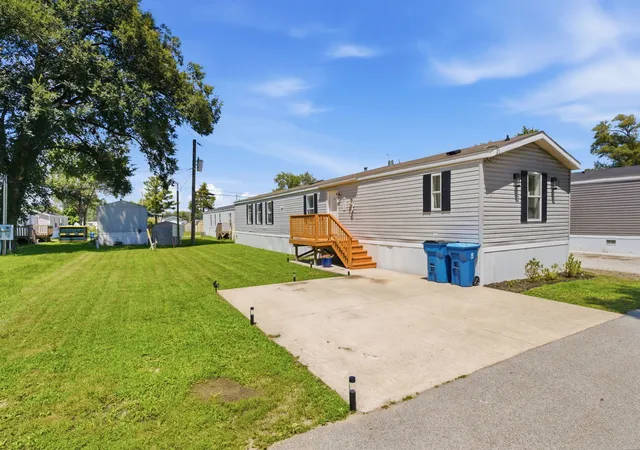Homes for sale in Coal Valley, IL | 1710 W 4Th Ave, Coal Valley, IL 61240 | MLS# 12700469