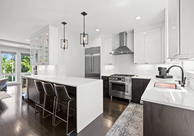 3rd image of 3901 S Lake Park Ave #D, Chicago, IL 60653 | MLS# 12700474