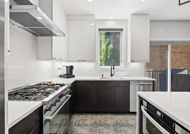 4th image of 3901 S Lake Park Ave #D, Chicago, IL 60653 | MLS# 12700474