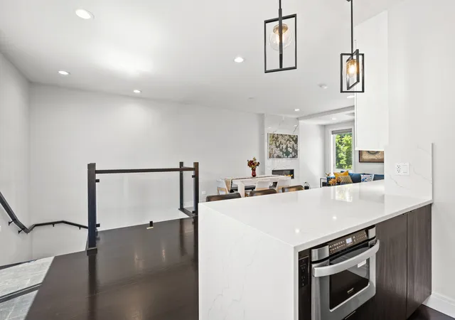 5th image of 3901 S Lake Park Ave #D, Chicago, IL 60653 | MLS# 12700474