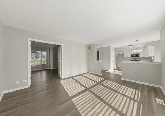 Photo 3 of Single family home for sale at 568 Rebecca Ln, Bolingbrook, IL 60440 | MLS# 12700510 | Listing updated on 2026-10-07