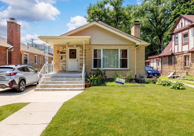 1st image of 10218 S Wood St, Chicago, IL 60643 | MLS# 12700512