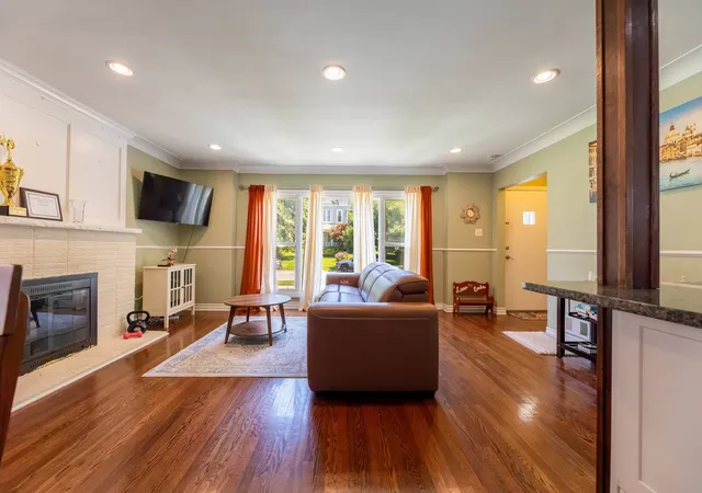 2nd image of 10218 S Wood St, Chicago, IL 60643 | MLS# 12700512