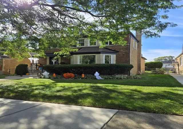 Photo 2 of Single family home for sale at 3312 N New England Ave, Chicago, IL 60634 | MLS# 12700516 | Listing updated on 2026-10-08
