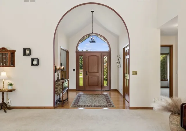 3rd image of 6N731 Willowbrook Dr, Saint Charles, IL 60175 | MLS# 12700520