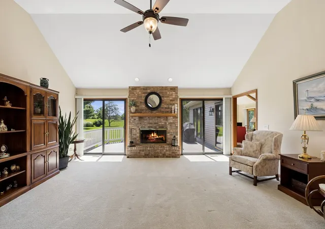 4th image of 6N731 Willowbrook Dr, Saint Charles, IL 60175 | MLS# 12700520