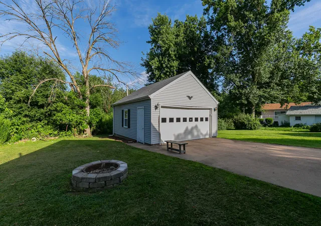 Photo 3 of Single family home for sale at 2424 28th Street, Rock Island, IL 61201 | MLS# 12700528 | Listing updated on 2026-08-18