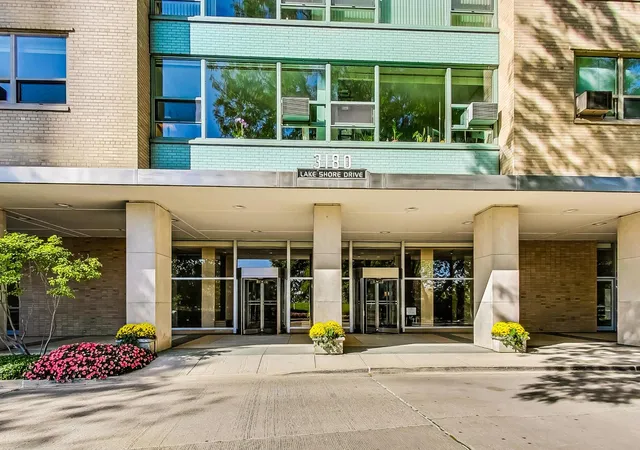 Homes for sale in Chicago, IL | 3180 N Lake Shore Dr #4G, Chicago, IL 60657 | MLS# 12700537